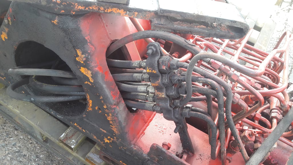 เครนติดหลังรถบรรทุก ยี่ห้อ ATLAS KRANS 3 ปลอก ยกได้ 3 ตัน เครนติดหลังรถบรรทุก ยี่ห้อ ATLAS KRANS 3 ปลอก ยกได้ 3 ตัน