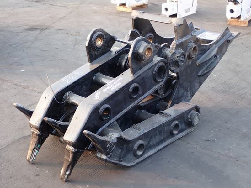 คีบไม้ หนีบไม้ สำหรับรถขุด สลักโต 70 มม. เก่าเมืองนอก