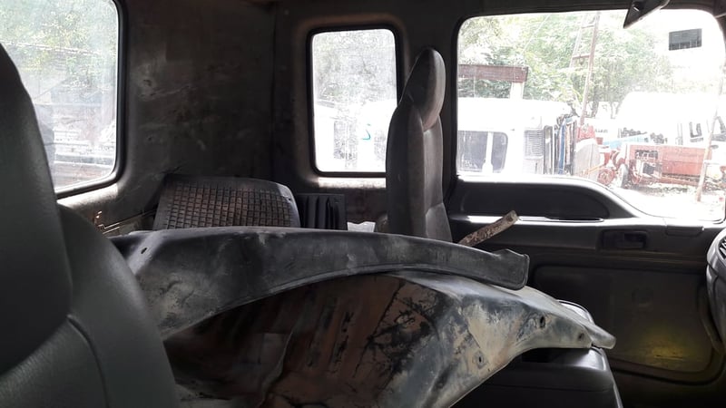 หัวเก๋ง ISUZU DECA ทําสีแล้ว สามารถใส่ได้ กับรถบรรทุกทุกรุ่น ปรับแต่งนิดหน่อย ปรึกษาช่างของท่านดู