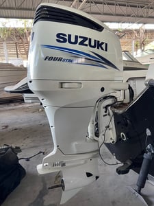 Suzuki 250hp ใหม่ ป้ายแดง เก่าเก็บ ไม่เคยสตารต์เครื่อง Suzuki 250hp ใหม่ ป้ายแดง เก่าเก็บ ไม่เคยสตารต์เครื่อง