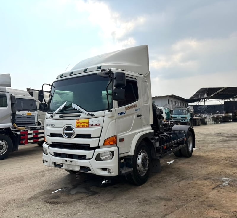 หัวลาก6ล้อ HINO VICTOR 260แรง ปี2561 รถห้างแท้ ไมล์