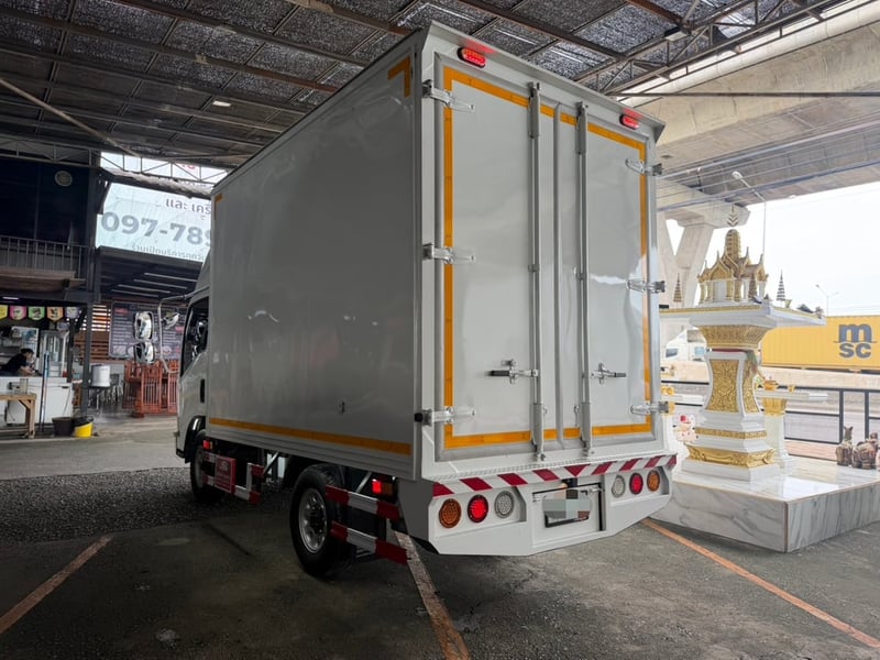 4ล้อจัมโบ้ ISUZU NLR ยูโร5 เกียร์ออโต้ ปี2568 พร้อมใช้งาน