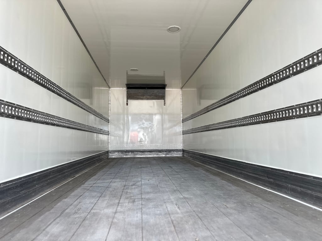 10ล้อตู้เย็น HINO VICTOR 260แรง พร้อมลิฟท์ท้าย