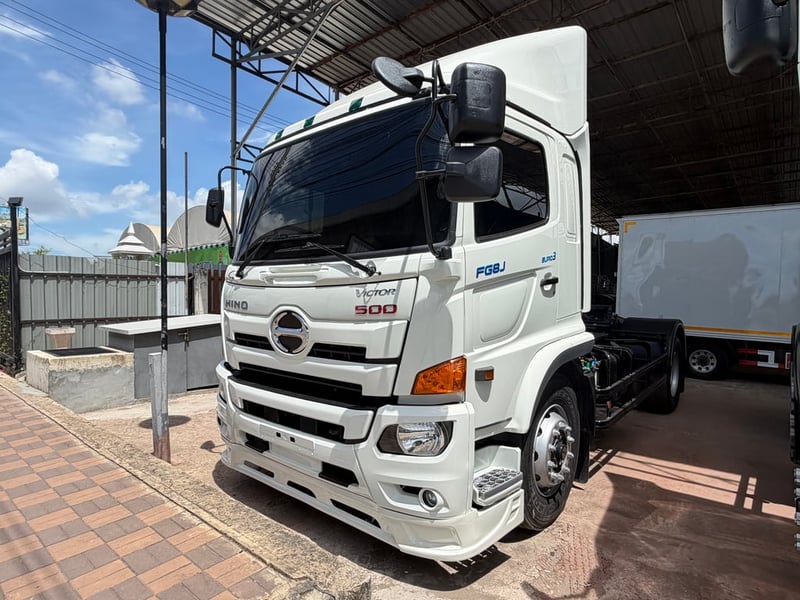 หัวลาก6ล้อHINO VICTOR 260แรงปี2565 เก็บงานพร้อมใช้งาน