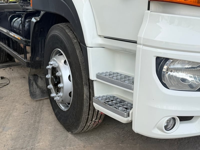 หัวลากHINO VICTOR344แรงม้ามีระบบดั้ม ยางใหม่พร้อมใช้งาน