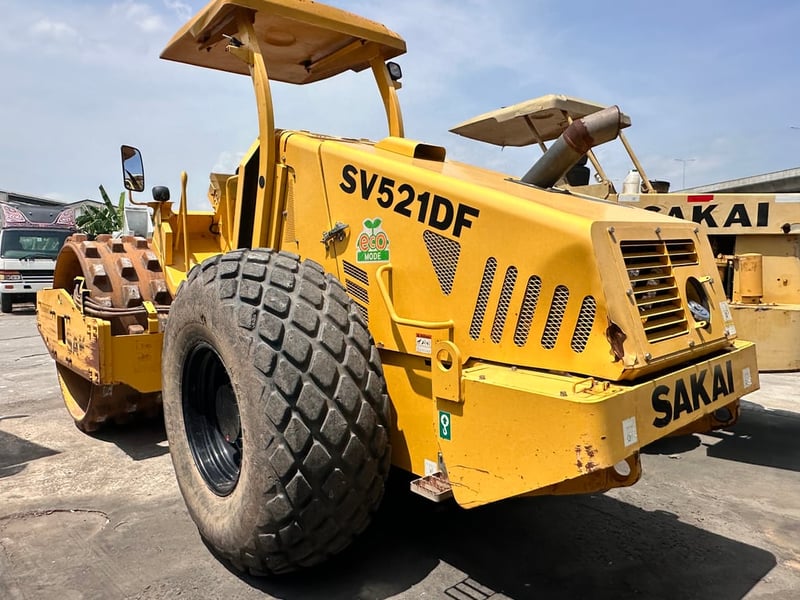 รถบดสั่นสะเทือน SAKAI สองเพลา สองเปลือก