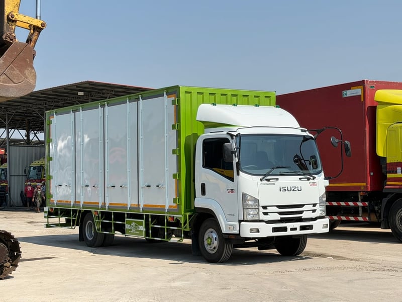6ล้อISUZU FRR210 แรง ปี63 ตู้แห้ง10บาน 6ล้อISUZU FRR210 แรง ปี63 ตู้แห้ง10บาน