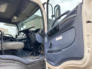 10ล้อhino 212แรงม้า ปี2553 ยาว7.50เมตร ขายสดตามสภาพ 10ล้อhino 212แรงม้า ปี2553 ยาว7.50เมตร ขายสดตามสภาพ