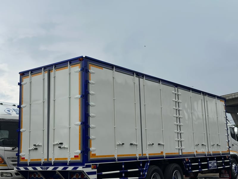 HINO FL 260แรงม้า รถบรรทุก 10ล้อ ตู้แห้ง ปี2016