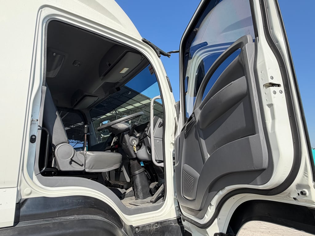 10ล้อคอกสูง ISUZU 240แรงม้า ปี2565 ไมล์น้อยสภาพดีมาก