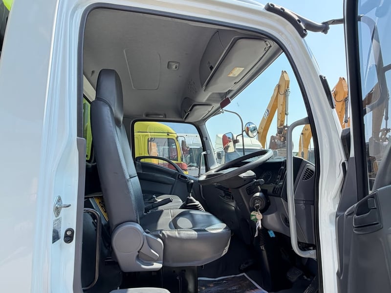 6ล้อISUZU FRR210 แรง ปี63 ตู้แห้ง10บาน 6ล้อISUZU FRR210 แรง ปี63 ตู้แห้ง10บาน