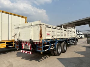 10ล้อISUZU 270แรงม้า ปี52 ติดตั้งลิฟท์ท้าย ยาว8.50เมตร เอกสารพร้อมโอน