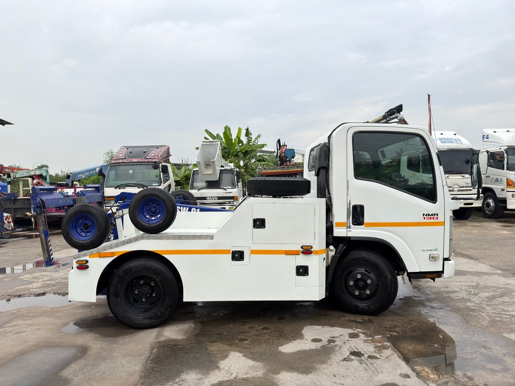 รถยก ISUZU  NMR 130 แรงม้า ปี2564 พร้อมใช้งาน