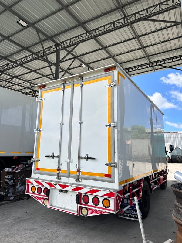 HINO XZU 136แรงม้า รถบรรทุก 6ล้อ ตู้แห้ง ปี2010