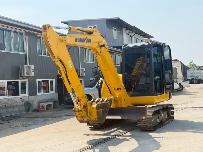 แมคโคร KOMATSU PC58-8 มีใบแจ้งจำหน่าย 