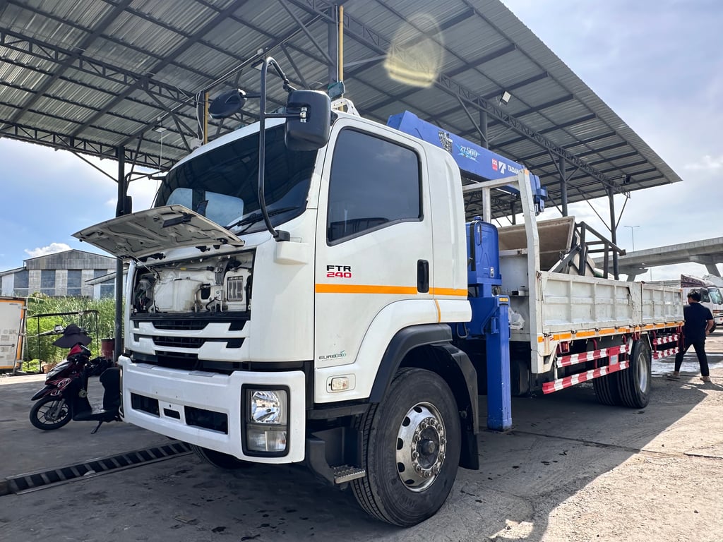 6ล้อISUZU FTR240แรง ปี62ติดเครนทานาโน่5ตัน5ปลอก รถใหม่กริบ ไมล์น้อย 6ล้อISUZU FTR240แรง ปี62ติดเครนทานาโน่5ตัน5ปลอก รถใหม่กริบ ไมล์น้อย