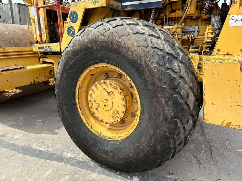 รถบดถนน KOMATSU 130 แรง ปั2559 พร้อมใช้งาน