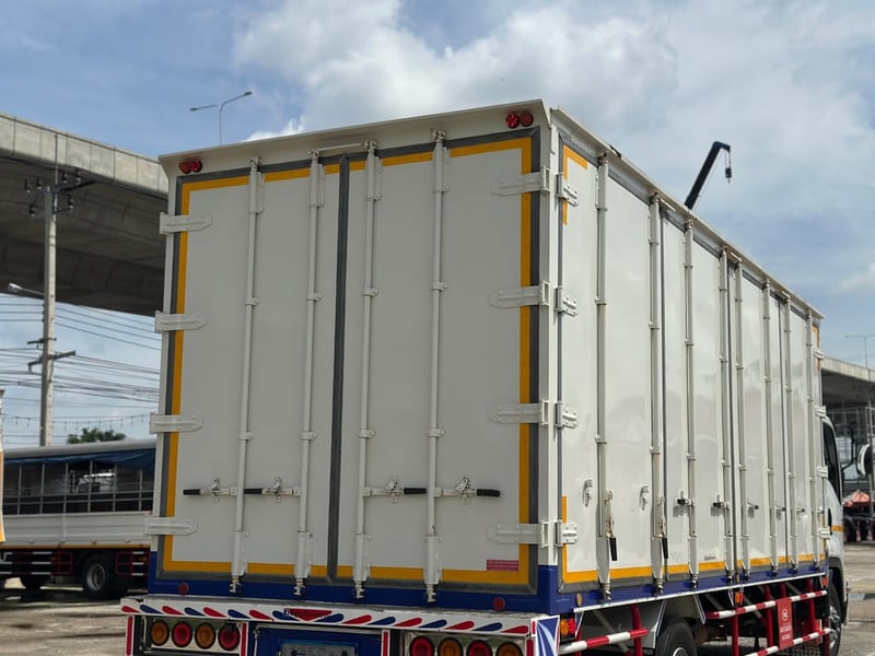 ISUZU FRR 210แรงม้า รถบรรทุก 6ล้อ ตู้แห้ง ปี2022