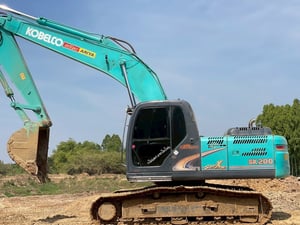 แมคโคร KOBELCO SK200-8 พร้อมใช้งาน