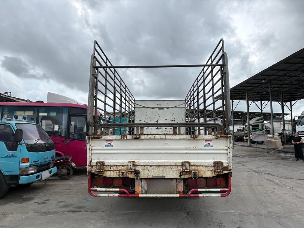 HINO FC 175แรงม้า รถบรรทุก 6ล้อ กระบะคอกสูง ปี2016