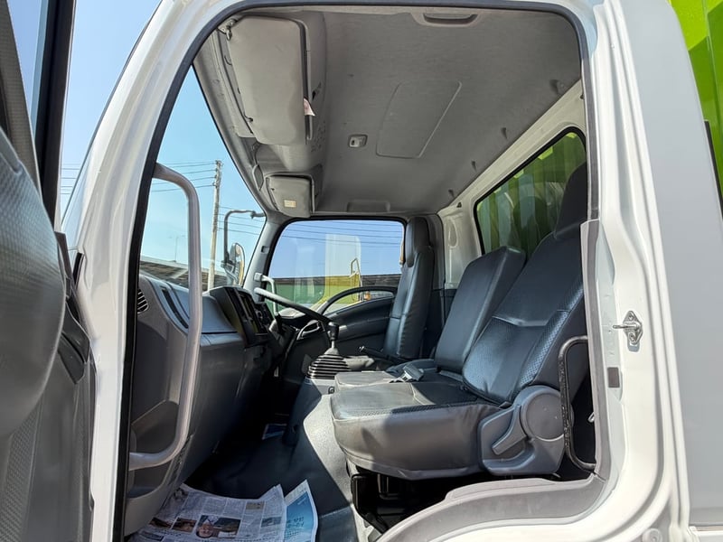 6ล้อISUZU FRR210 แรง ปี63 ตู้แห้ง10บาน 6ล้อISUZU FRR210 แรง ปี63 ตู้แห้ง10บาน