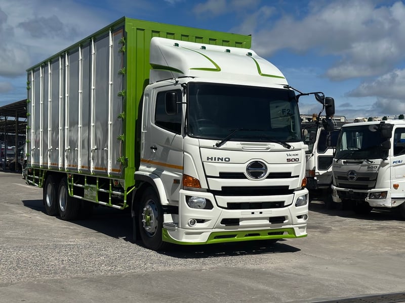 10ล้อHINO FG 240แรงม้า รถบรรทุกตู้แห้ง ปี2018