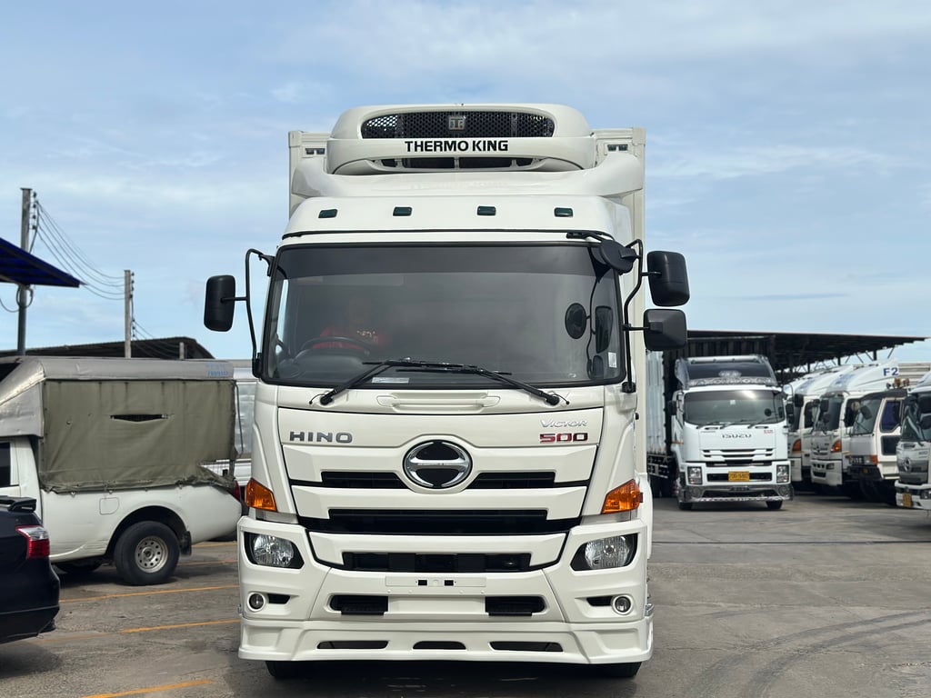 10ล้อตู้เย็น HINO VICTOR 260แรง พร้อมลิฟท์ท้าย