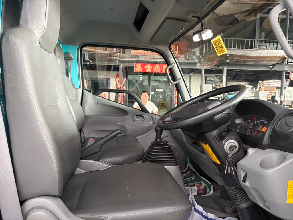 6ล้อHINO XZU 150แรงม้ารถโฆษณา มีจอ  ปี2566 6ล้อHINO XZU 150แรงม้ารถโฆษณา มีจอ  ปี2566