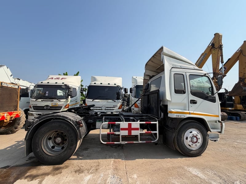 หัวลาก6ล้อ ISUZU DECA 200 ปี54 พร้อมใช้งาน