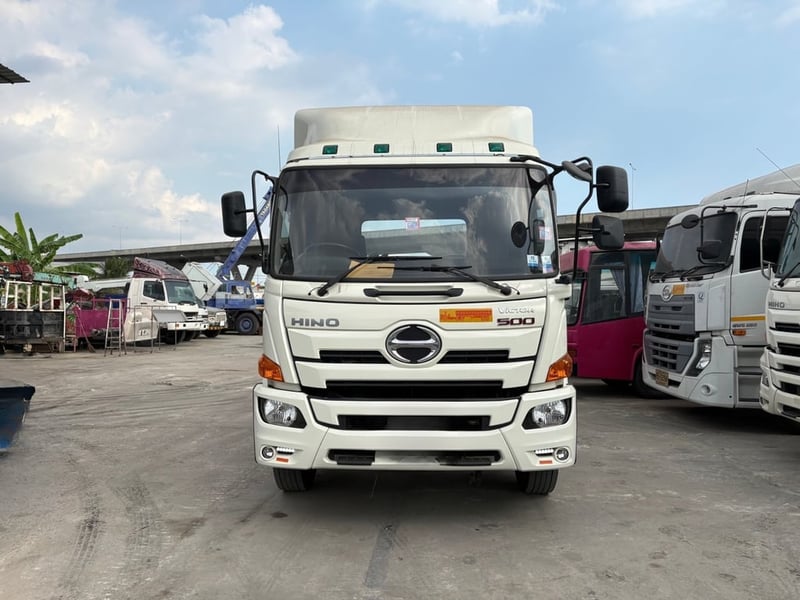 หัวลากเพลายก HINO VICTOR 260แรงปี2565 สภาพดีมากใช้งานน้อย