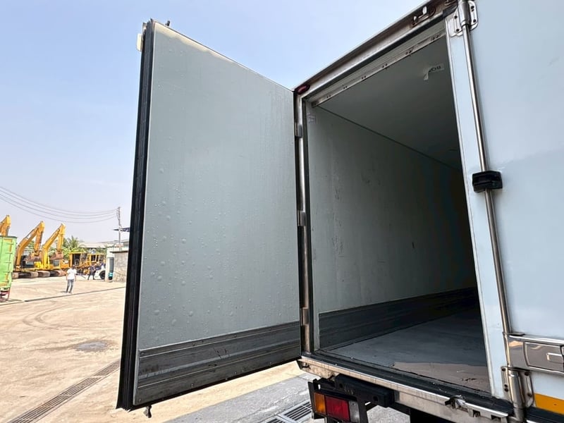 รถตู้เย็น HINO XZU 150 แรงม้า แอร์แคเรีย พร้อมใช้งาน