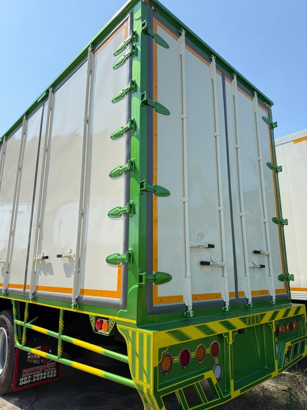 6ล้อhino victor 240แรงปี2559 ตู้แห้ง10บานพร้อมใช้งาน