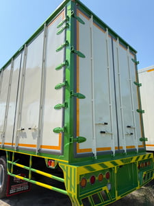 6ล้อhino victor 240แรงปี2559 ตู้แห้ง10บานพร้อมใช้งาน