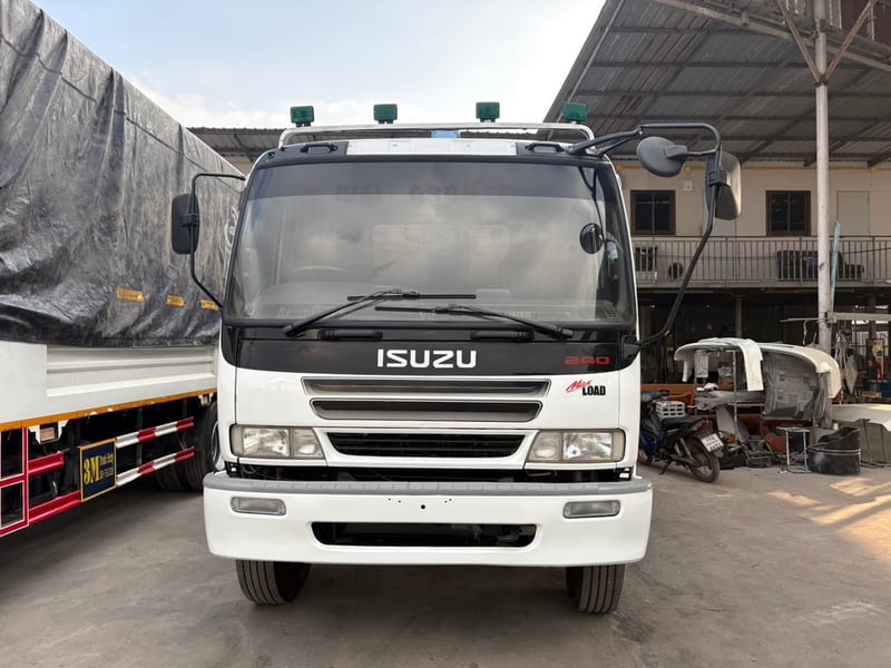 10ล้อติดเครน ISUZU FVZ เครน5.5ตัน4ปลอก พร้อมใช้งาน