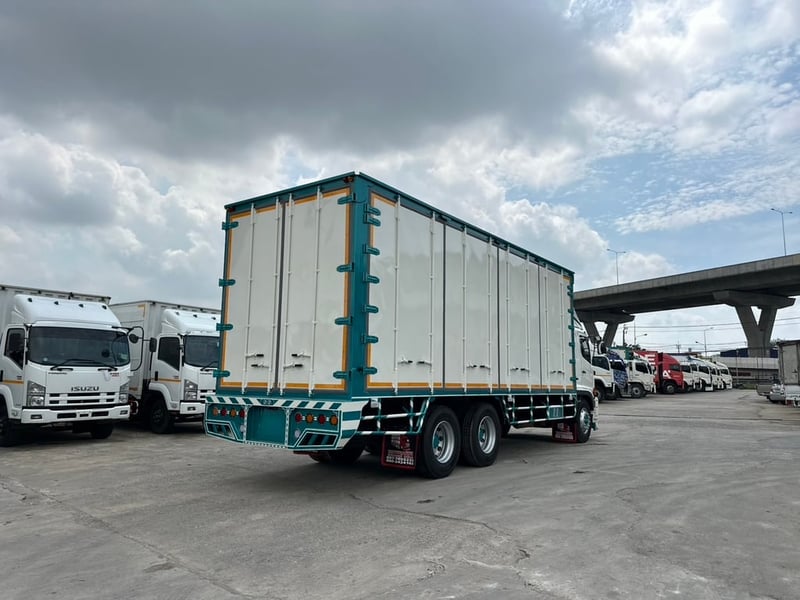 10ล้อhino FL 260แรงม้า ปี2560 ตู้ต่อใหม่ 7.7เมตร 