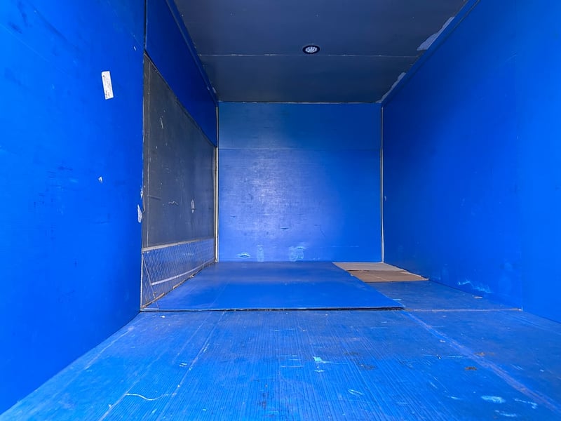 HINO XZU 136แรงม้า รถบรรทุก 6ล้อ ตู้แห้ง ปี2010