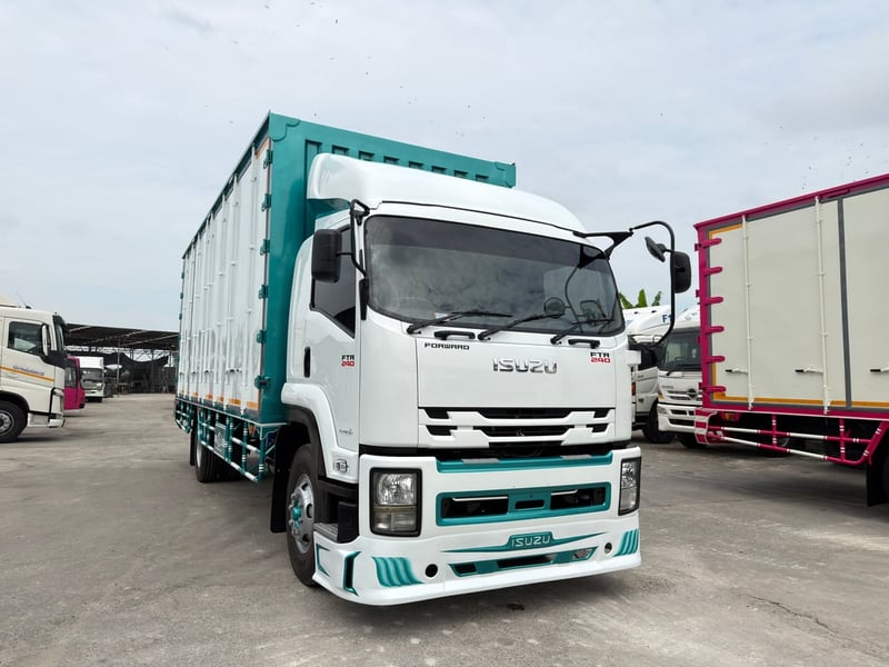6ล้อISUZU FTR 240แรง ปี58 ตู้10บาน ยาว7.7เมตรพร้อมใช้งาน 6ล้อISUZU FTR 240แรง ปี58 ตู้10บาน ยาว7.7เมตรพร้อมใช้งาน