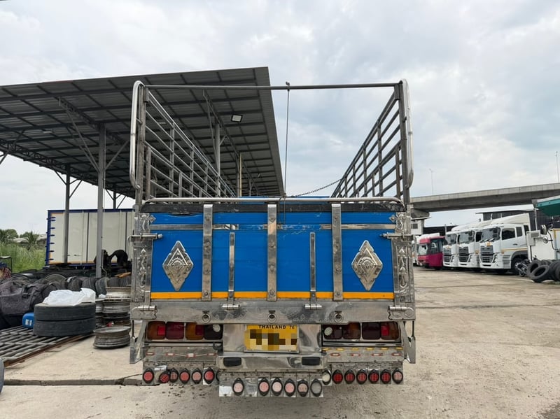 6ล้อคอกสูงHINO FC 210แรงม้า คอกอลูมิเนียมพื้นสแตนเลส ยาว6.5เมตร 