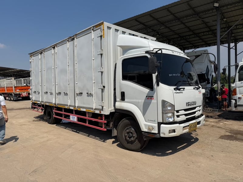 6ล้อISUZU FRR 210แรงม้า ปี63 ตู้แห้ง 10บาน ห้างแท้✔️