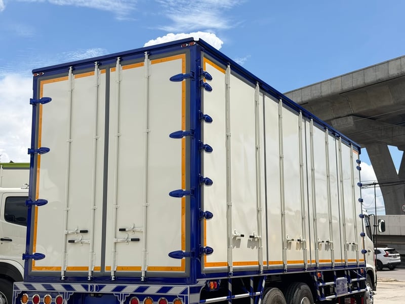 10ล้อHINO FL 212แรงม้า ตู้10บานยาว7.6เมตร ปี2553 