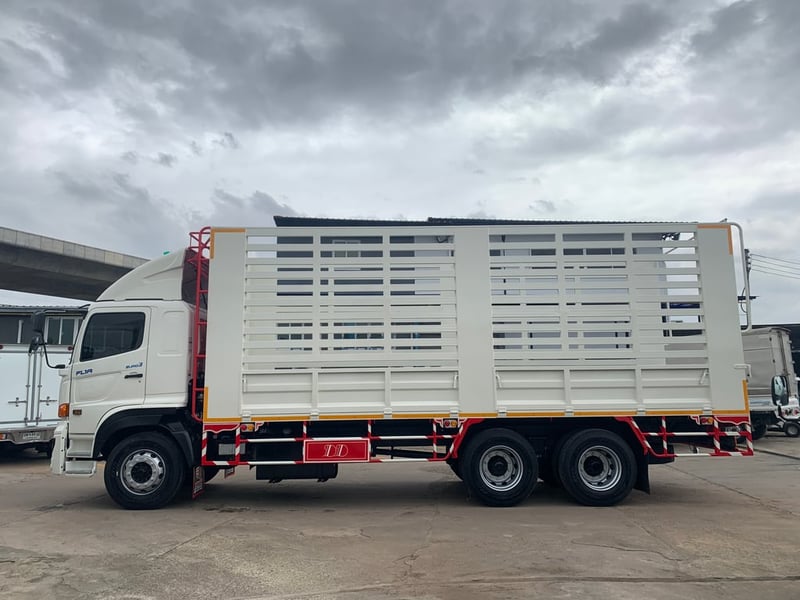 10ล้อHino FL 260แรงม้า ปี2560 กระบะคอกสูง ยาว7.7เมตร