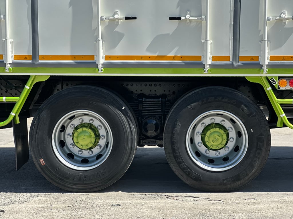 10ล้อHINO FG 240แรงม้า รถบรรทุกตู้แห้ง ปี2018