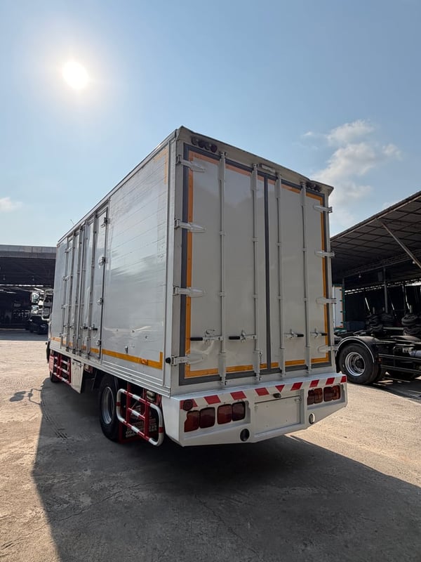 6ล้อHINO FC9J 175แรงม้า ปี2563 ตู้4บาน พร้อมใช้งาน