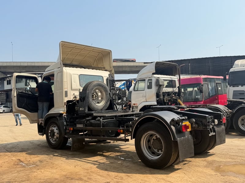 หัวลาก6ล้อ HINO VICTOR 260แรง ปี2561 รถห้างแท้ ไมล์