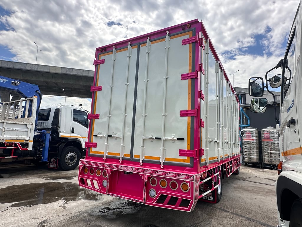 6ล้อHINO FC9J 210แรงม้า ตู้10บานยาว6.5เมตร พร้อมใช้งาน