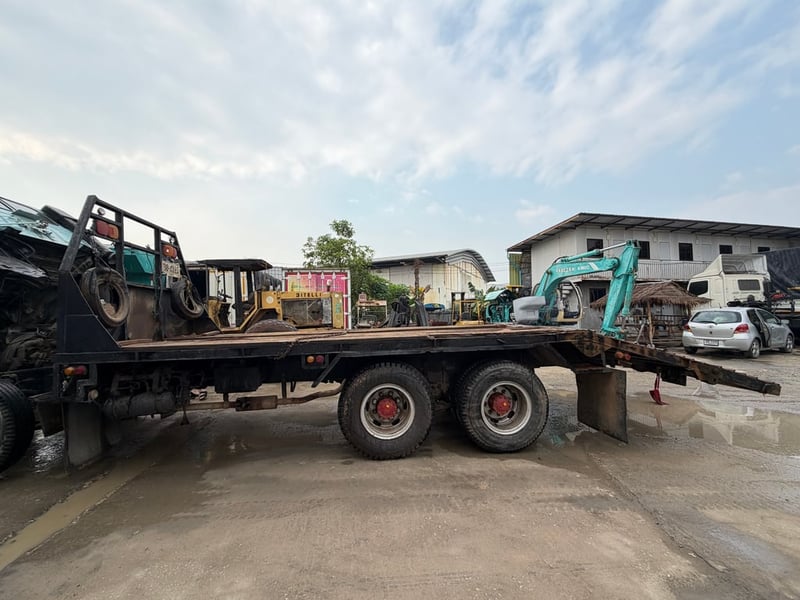 10ล้อท้ายลาด ISUZU FXZ 240แรงม้า พร้อมใช้งาน