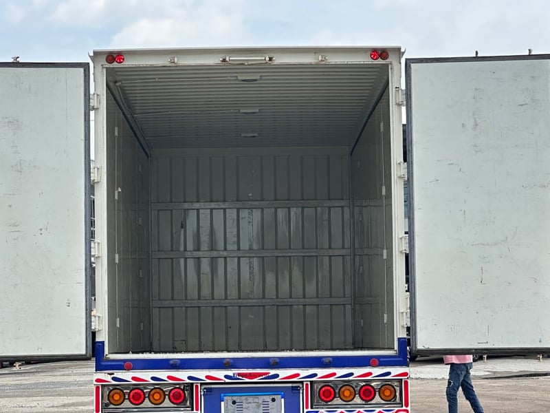 ISUZU FRR 210แรงม้า รถบรรทุก 6ล้อ ตู้แห้ง ปี2022