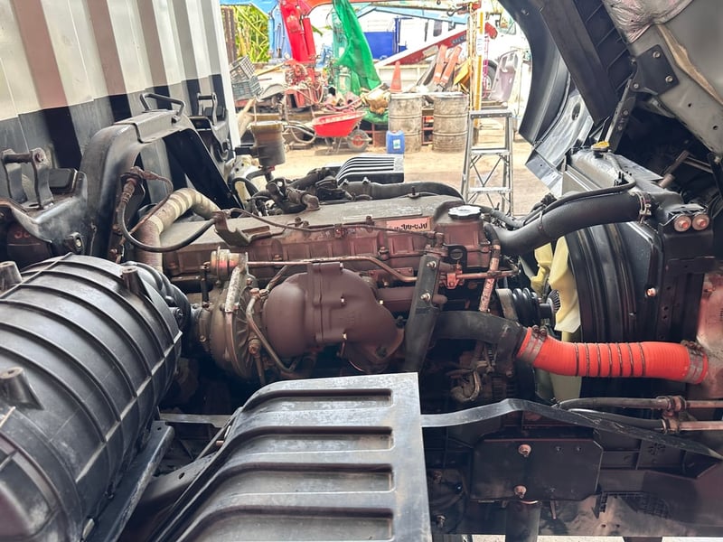 ISUZU FTR 240แรงม้า รถบรรทุก 6ล้อ ตู้แห้ง ปี2560