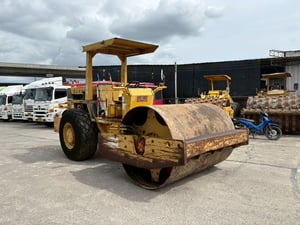 รถบดถนน KOMATSU 130 แรง ปั2559 พร้อมใช้งาน