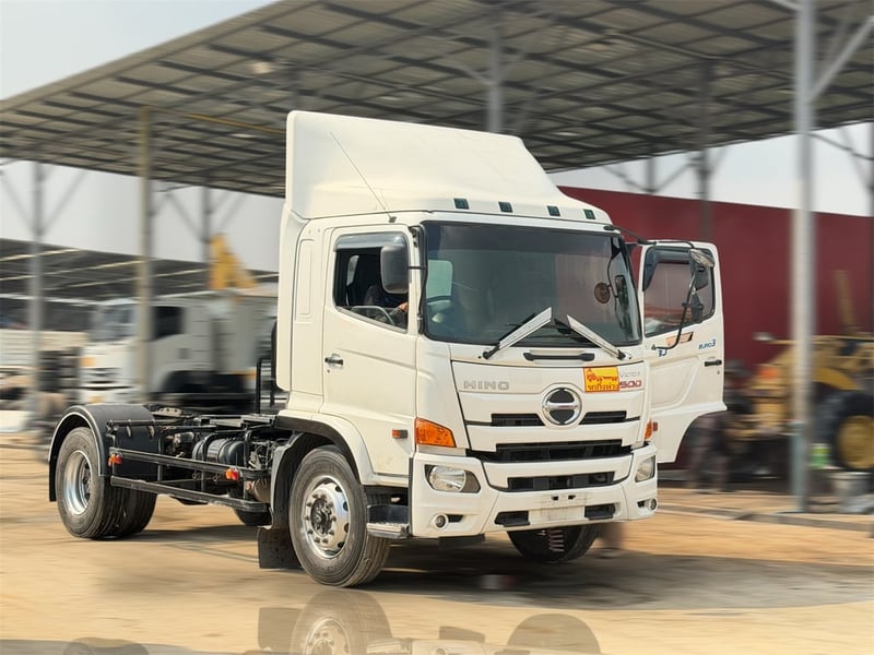 หัวลาก6ล้อ HINO VICTOR 260แรง ปี2561 รถห้างแท้ ไมล์